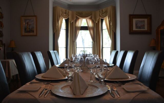 Rose Manor Inn B & B