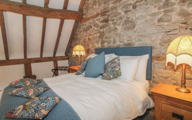 Courtyard Cottage