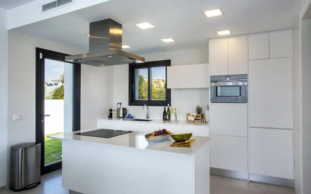 Villa Clem in Calp With 4 Bedrooms and 3 Bathrooms