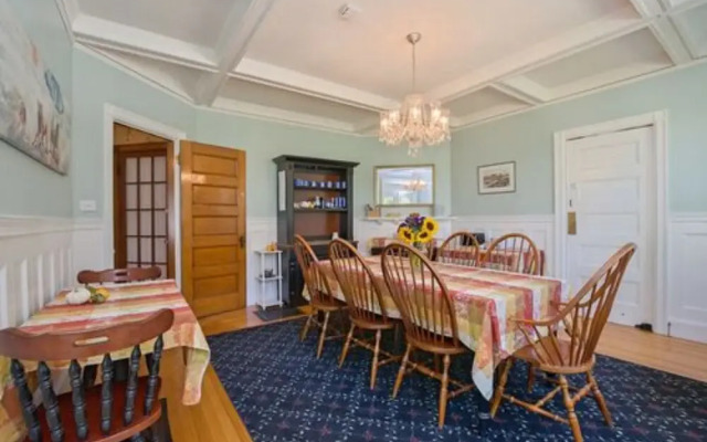 Atlantic Birches Inn