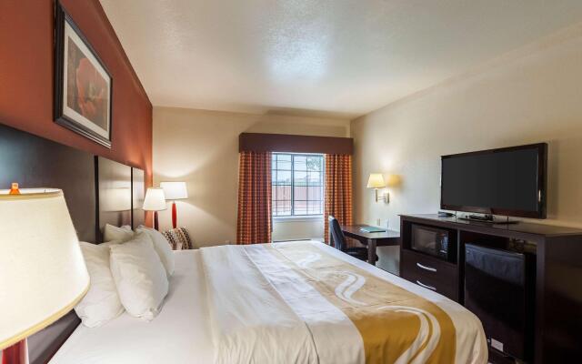 Quality Inn near SeaWorld - Lackland