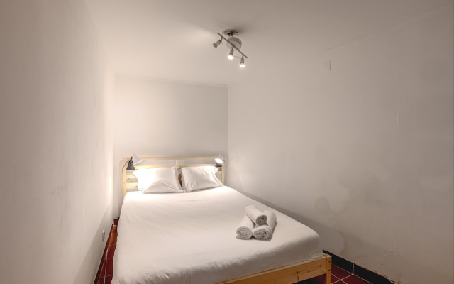 Alfama Tiny by Homing