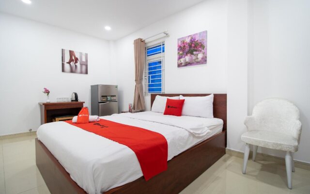 Reddoorz @ Le Van Sy Street