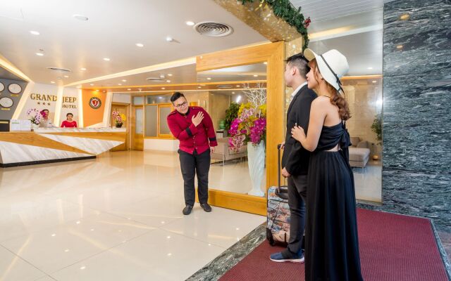 Grand Jeep Hotel Danang