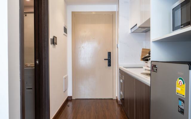 Agile Sky Residence Studio by SobenHomes