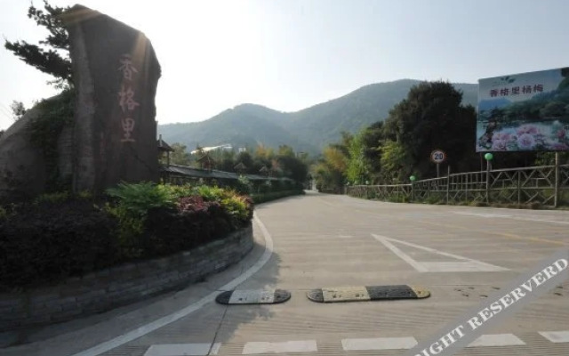 Shangri-La Holiday Manor