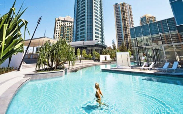 Q1 Resort & Spa - Ocean - 4 Nights, Surfers Paradise, Australia – Pool – Gold Coast