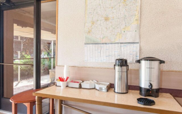 Knights Inn Toledo West