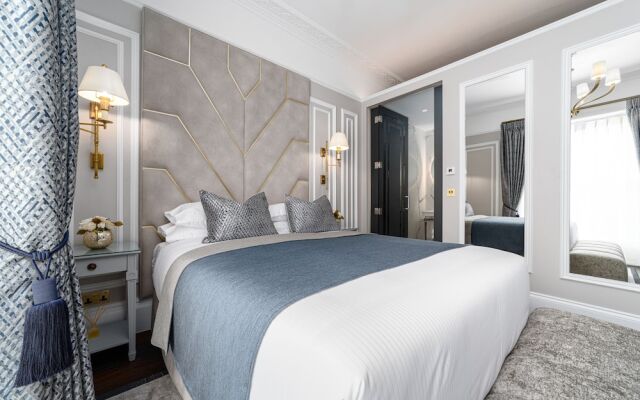 No.4 Carlton Hotel