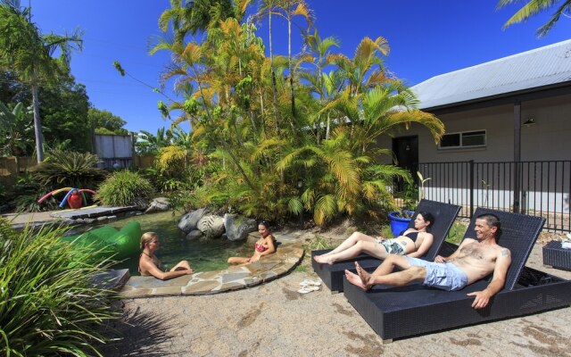 Coral Beach Lodge