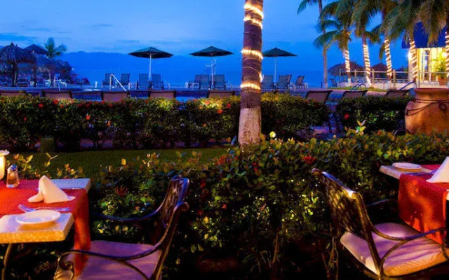 Villa del Palmar Residences