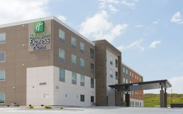 Holiday Inn Express & Suites Lincoln