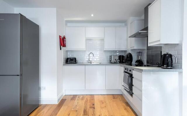Large Apartment close to London BR1 II