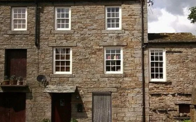 Riverside B & B