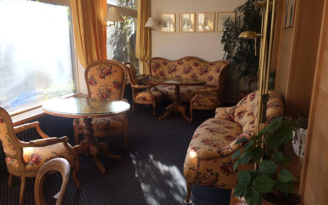 Hotel Bellevue - Traditional Swiss Hideaway