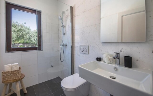 Amazing Apartment in Medulin With 4 Bedrooms, Wifi and Outdoor Swimming Pool