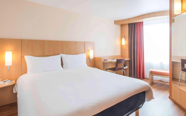 ibis Nantes Centre Tour Bretagne - Image 2
