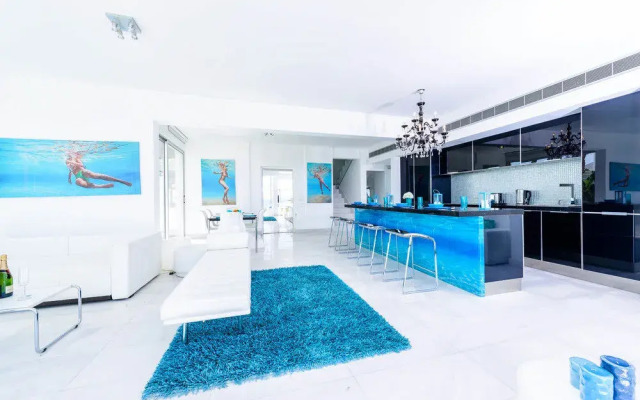 Emerald villa