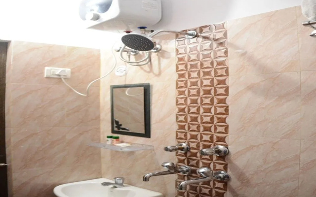 OYO 8448 Hotel Shyamal