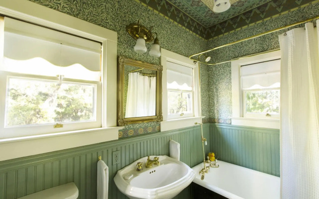 Simpson House Inn