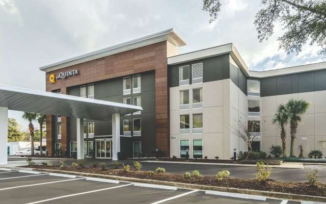 La Quinta Inn & Suites by Wyndham Myrtle Beach - N Kings Hwy