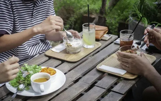 FOLK FOLK Hostel, Cafe & Bar