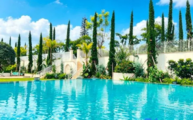 Kunming Shanhaijing Garden · SKANDURA Hotel (Dianchi Lake) – Pool – Kunming