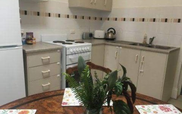 Victorian chic row cottage – Kitchen – Adelaide