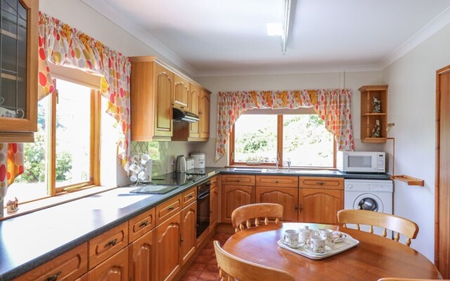 Drainbyrion Farm House
