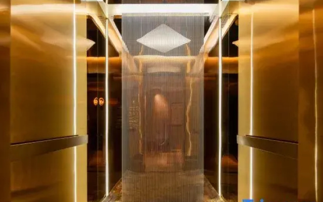 Yinhua Star Hotel (Urumqi CCMALL Times Square)