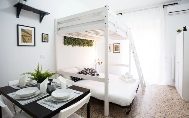 Home Hotel -  Anacreonte 7