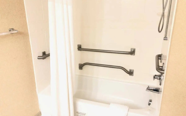 Country Inn & Suites by Radisson, Greenville, NC