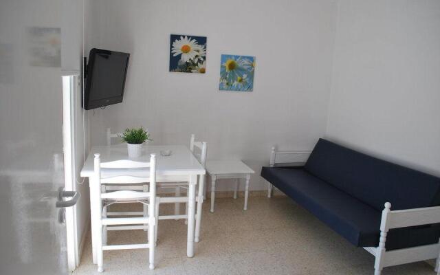 Flisvos Beach Apartments