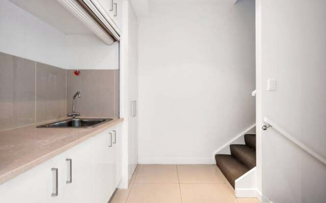 Luxury Townhouse 250m to the Beach