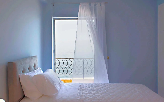 T8 Apartment On The Beach