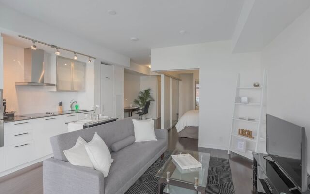 Noel Suites - York and Simcoe