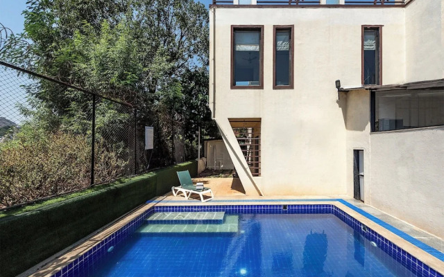 Cosmicstays Luxe Oasis Pool & Bar Villa
