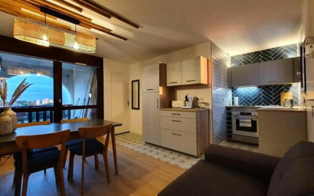 VAUX SUR MERGELIBERT - Pièces 844