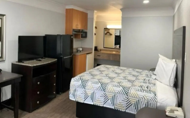 Studio 6 Suites Hinesville, GA