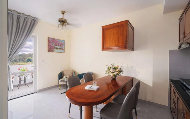 CandlePine Suites