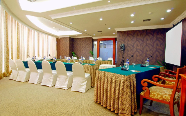 Grand Arkenso Parkview Hotel
