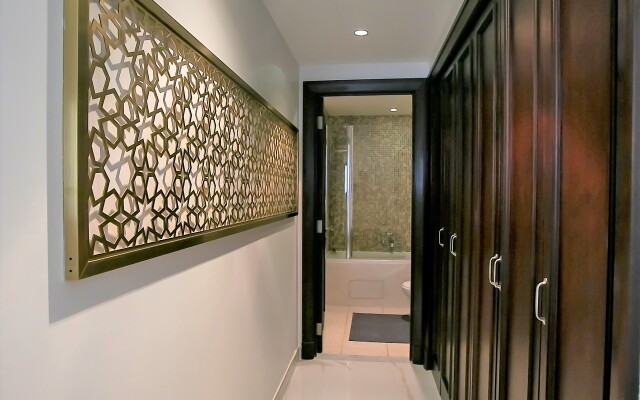 Amazing 2 bedroom with terrace  Downtown Dubai