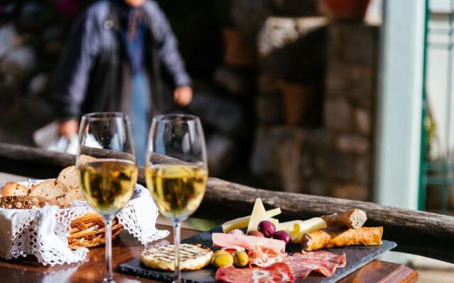 Unwind and Relax at the Vilaeti 1871 Retreat