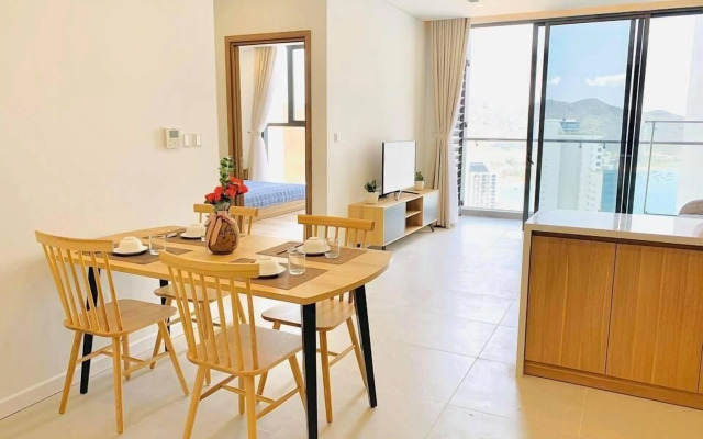 Luxury Scenia Bay Apartment with Seaview