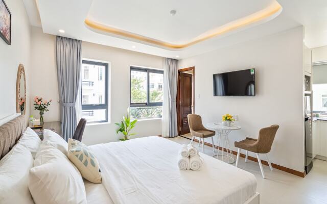 The Royal Hotel & Apartment - Phu My Hung