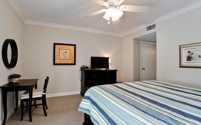 Runaway Bay Resort by BBG