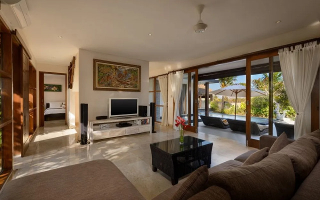 Balangan Beach Villa