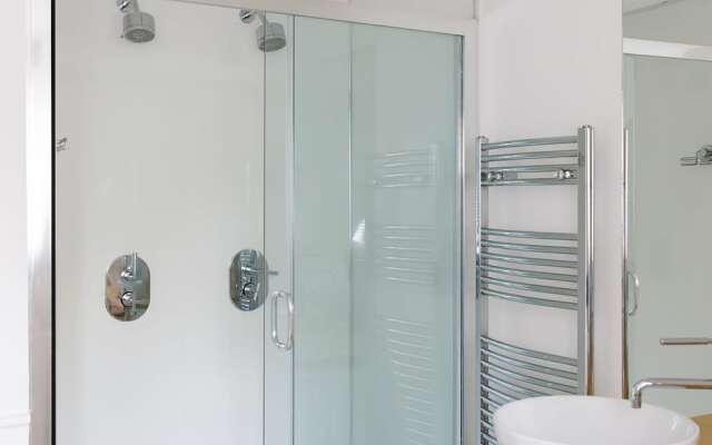 Secluded Rural Retreat Close to Beach - Sleeps 12
