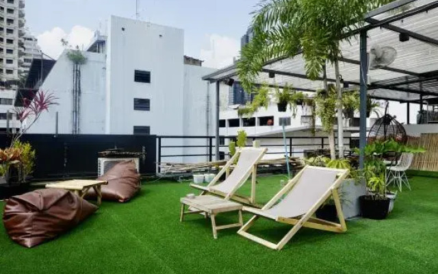 HSH Silom Apartment @ Silom Soi 3