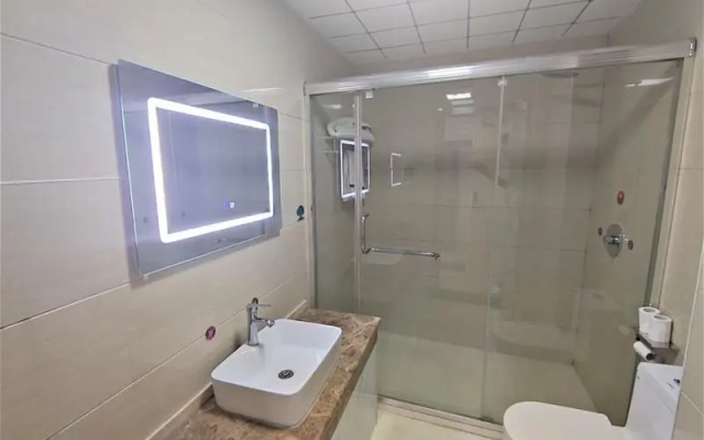 Jun Select Hotel Shaanxi Yulin Hengshan District Bus Station